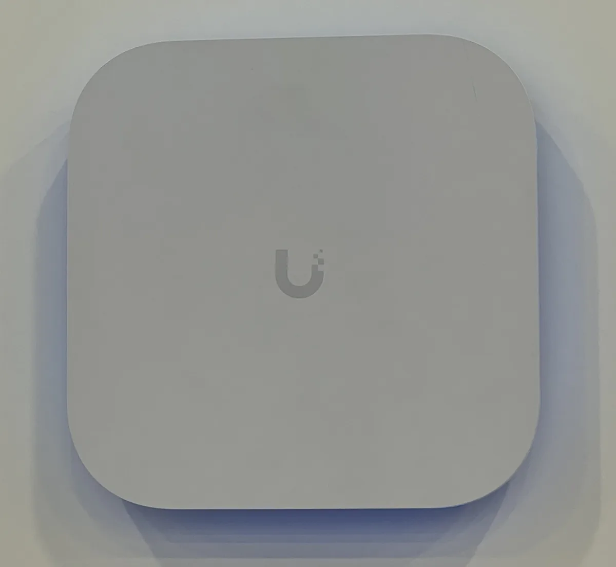 UniFi E7 Wi-Fi 7 access point